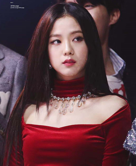 人间四月天小仙女,我就服金智秀,网友:心型嘴唇才是重点