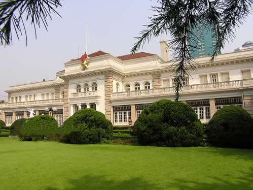 夜景很美的外滩18号,环境很优雅的上戏剧院……细数上海市值得一游的