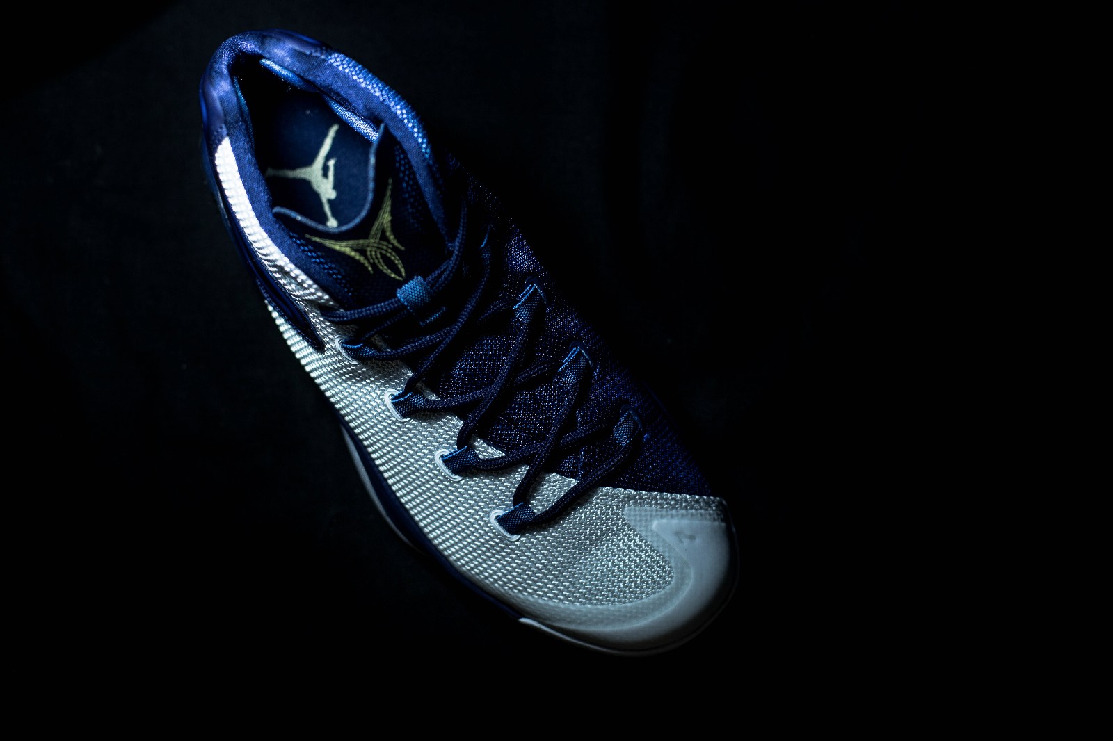 篮球史上三金第一人专属之melo 12开箱图赏