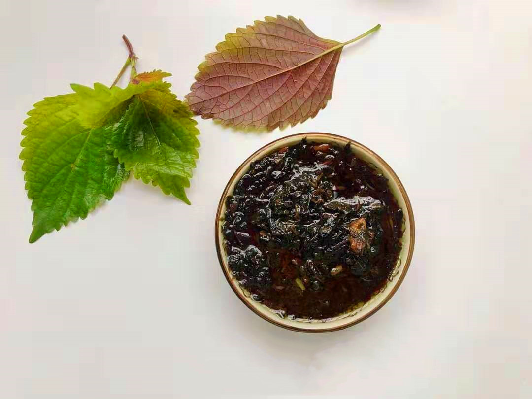 香味浓郁的家常紫苏酱,下饭开胃美味可口,用来配菜拌饭很不错