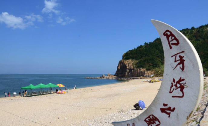 长岛:海洋和小岛的美丽风景,碧海蓝天一望无垠