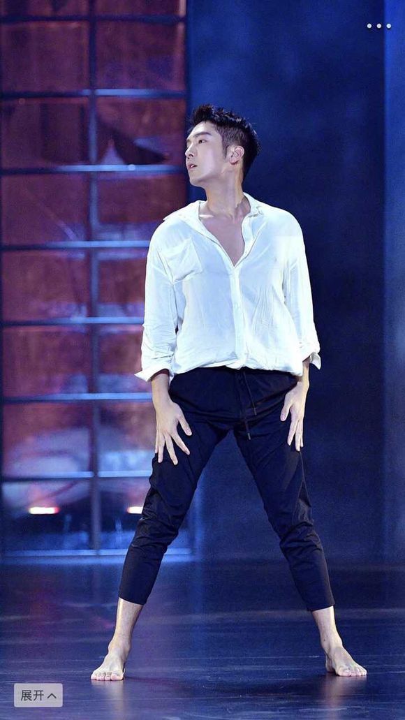 这个夏天,舞蹈黑洞盛一伦快要修成现代舞精了