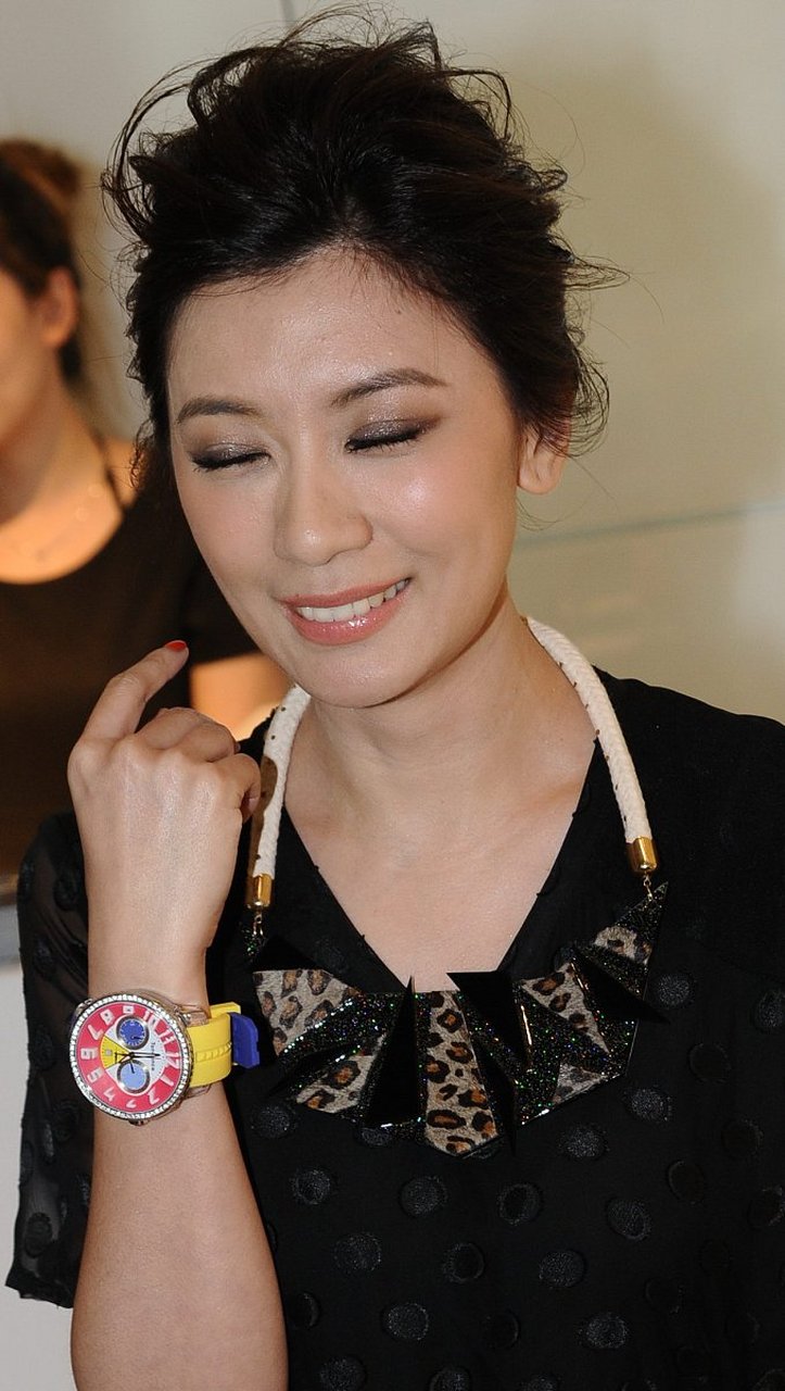 娱乐最前沿# #娱乐八卦# 贾静雯(alyssa chia),1974年10月7日出生于