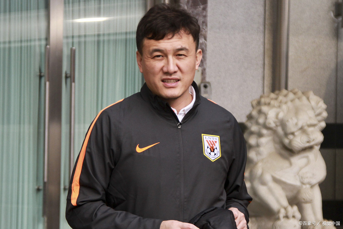 丰收!山东泰山队主教练郝伟今年不仅收获联赛冠军,还多了一个儿