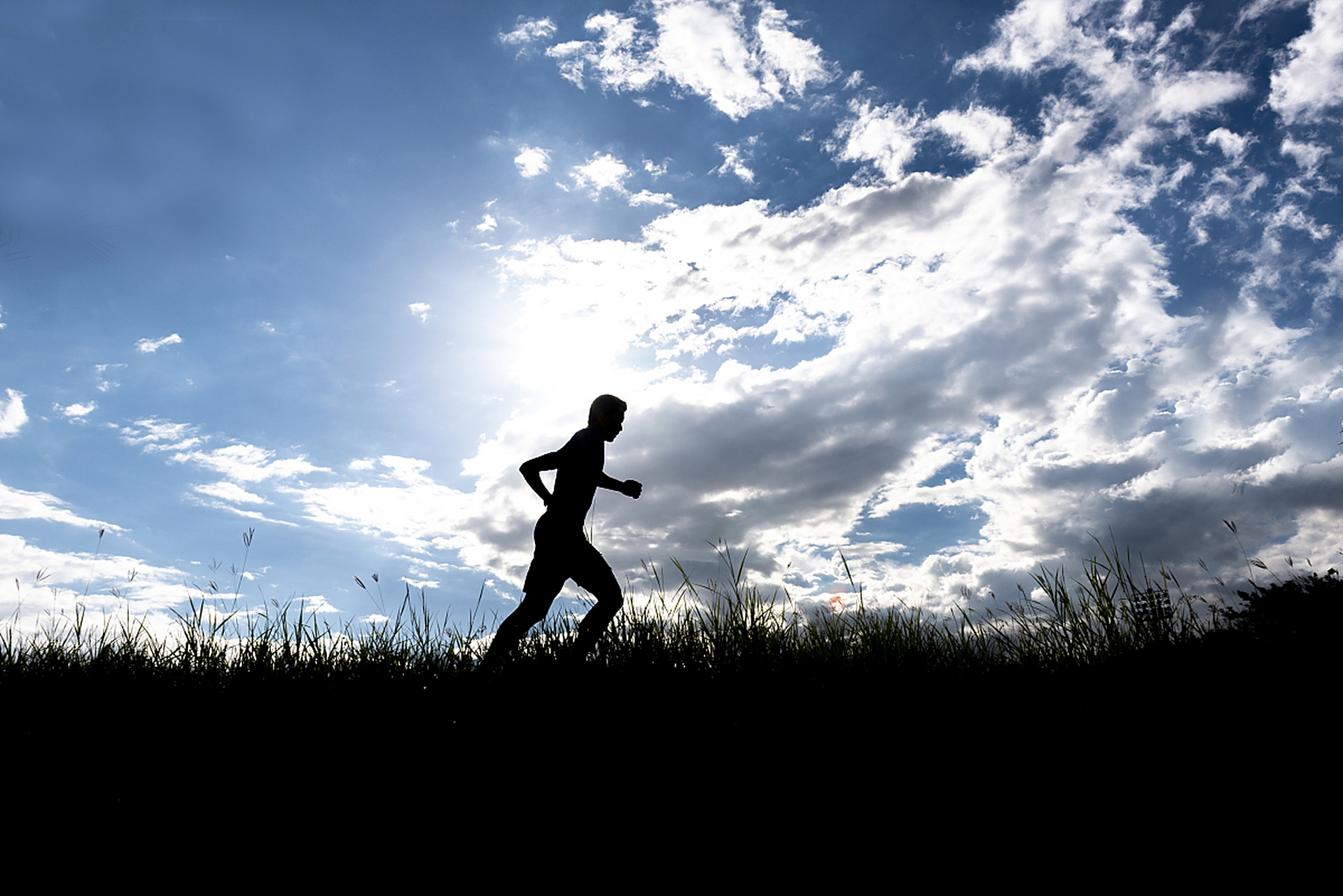 都说生命在于运动,但也有人就喜欢长时间坐着或者躺着,不爱动弹.