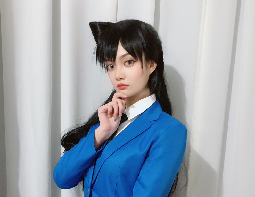 今天给大家带来一组女主毛利兰的cosplay,coser小姐姐是非常用心去