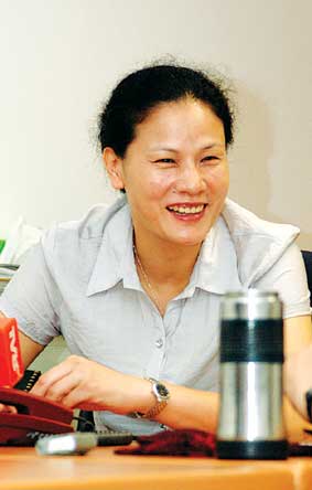 郎平恩师袁伟民面子大!视察小学5大弟子陪同 侯玉珠殷勤非富即贵