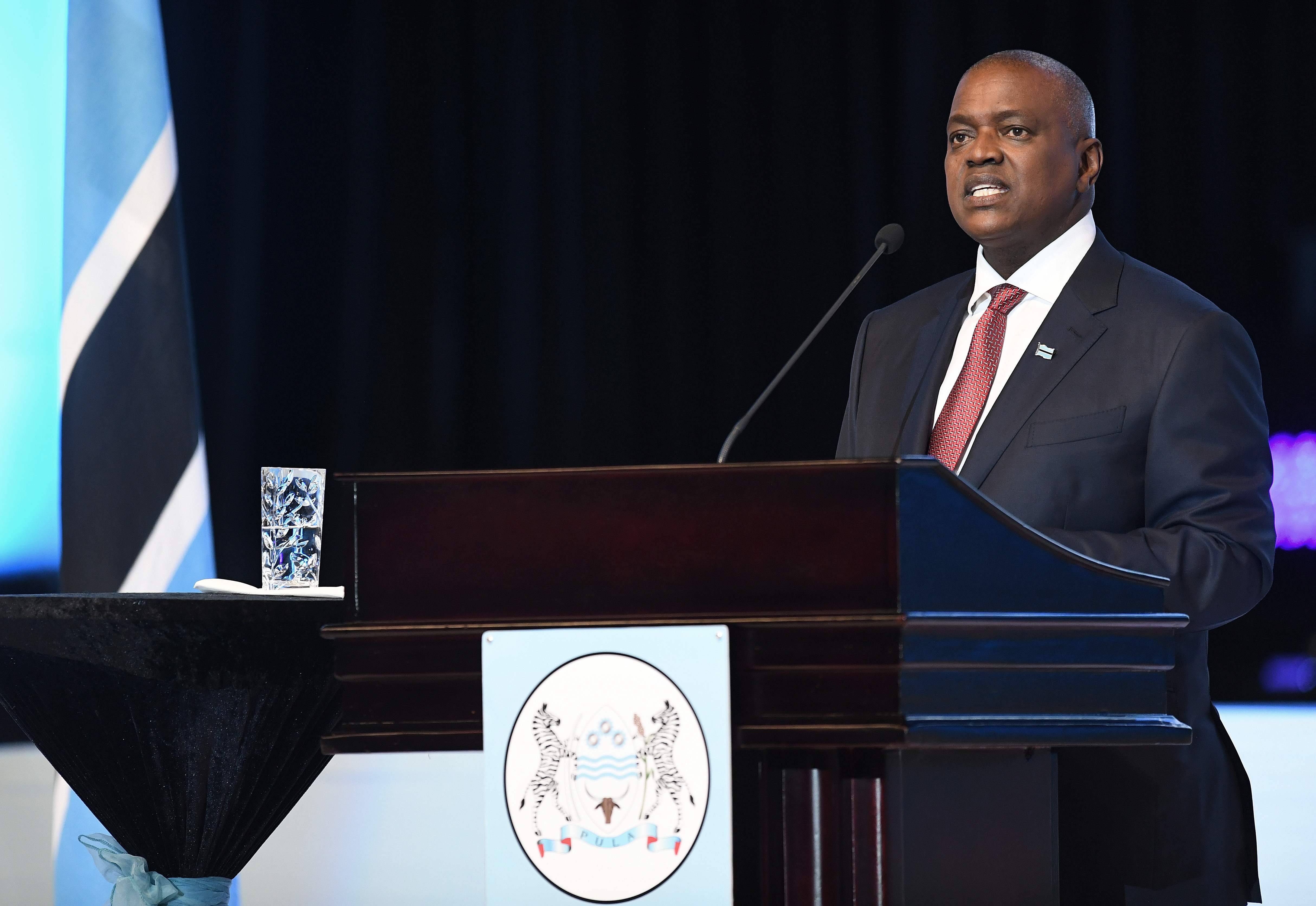 马西西宣誓就任博茨瓦纳总统