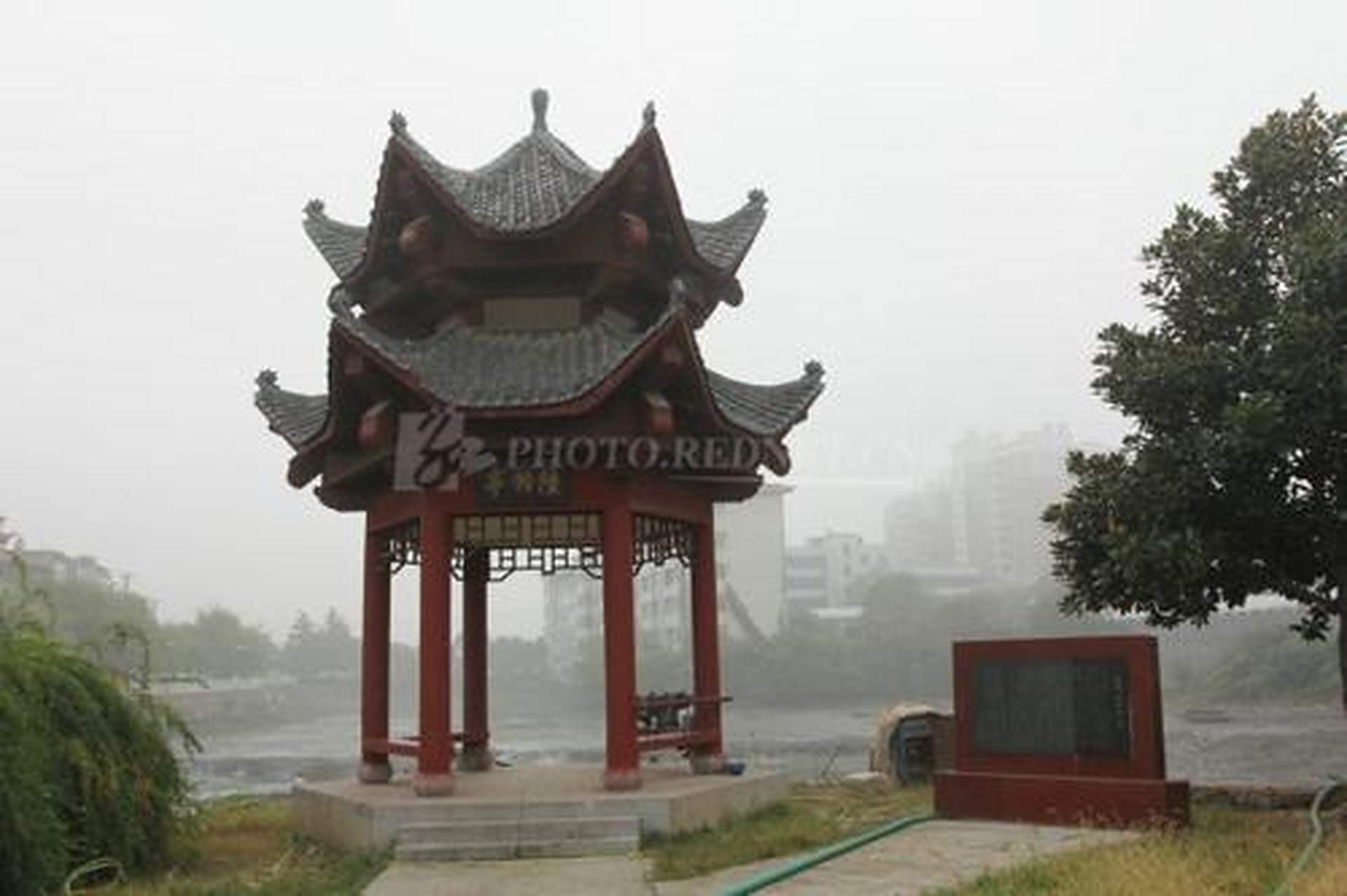 旅游攻略# 文学泉:文学泉算得上是天门当地地标性的打卡点了,悠镜的