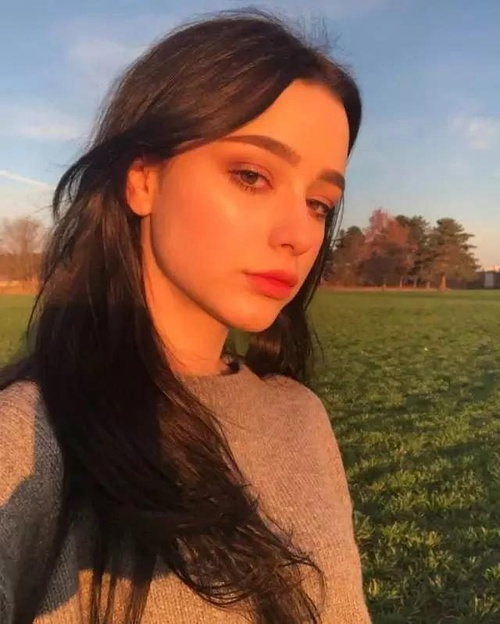 俄罗斯17岁网红小姐姐被赞"世界最优级别的长相",实在太美了