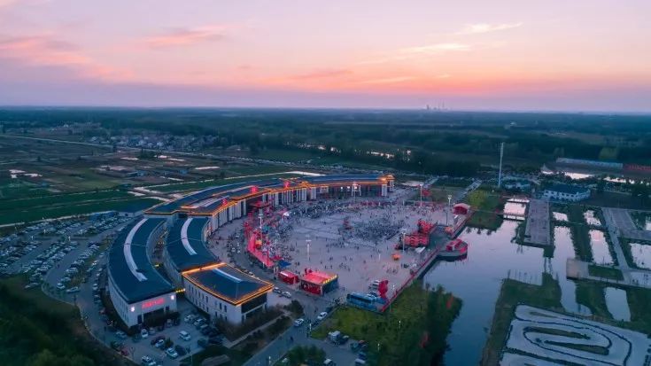 航拍鱼稼里,高空视角下的鱼台龙虾节