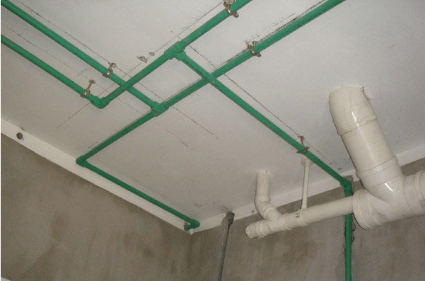 水电装修不要在地面开槽了,聪明人流行这样做,既省钱又安全