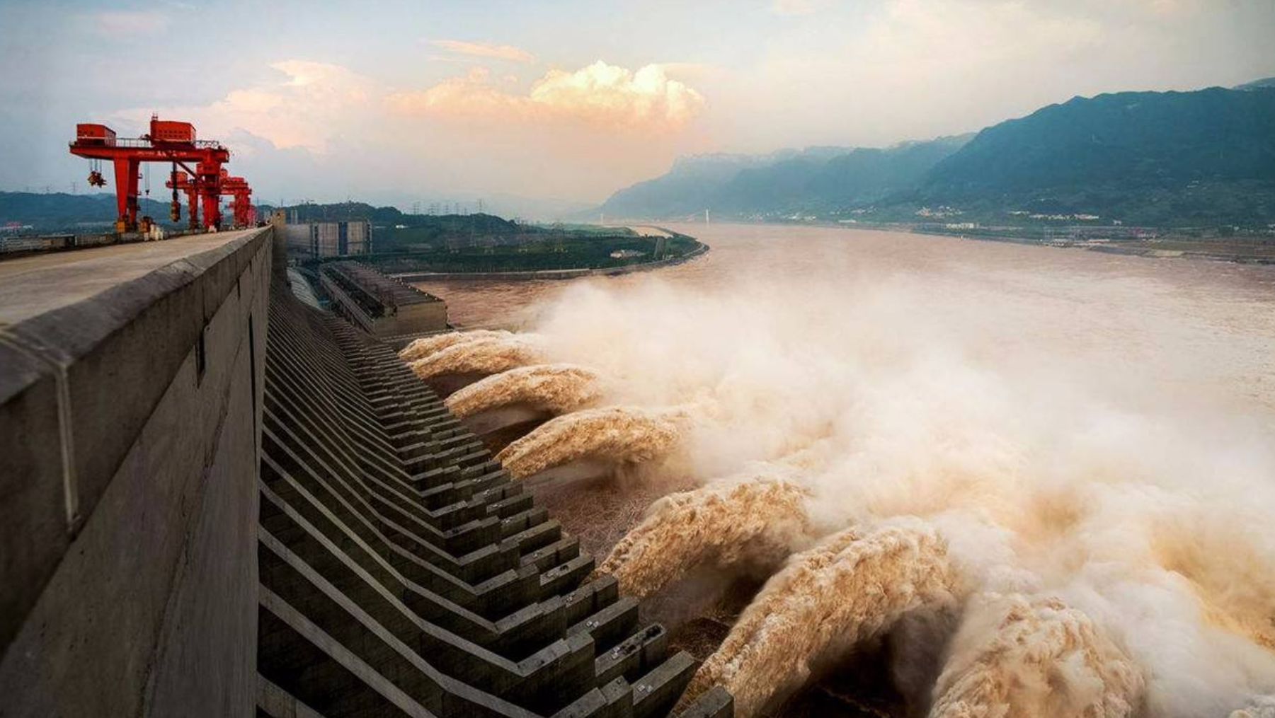 寿命最短水坝:投资22亿,耗时42年,仅22小时就决堤