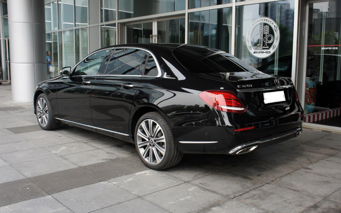 2019款奔驰e320,3.0t 9at比宝马5系还漂亮,开门奥迪a6也挡不住