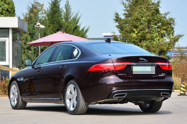 捷豹xfl,成熟稳重很有安全感,男人开这车面子十足!