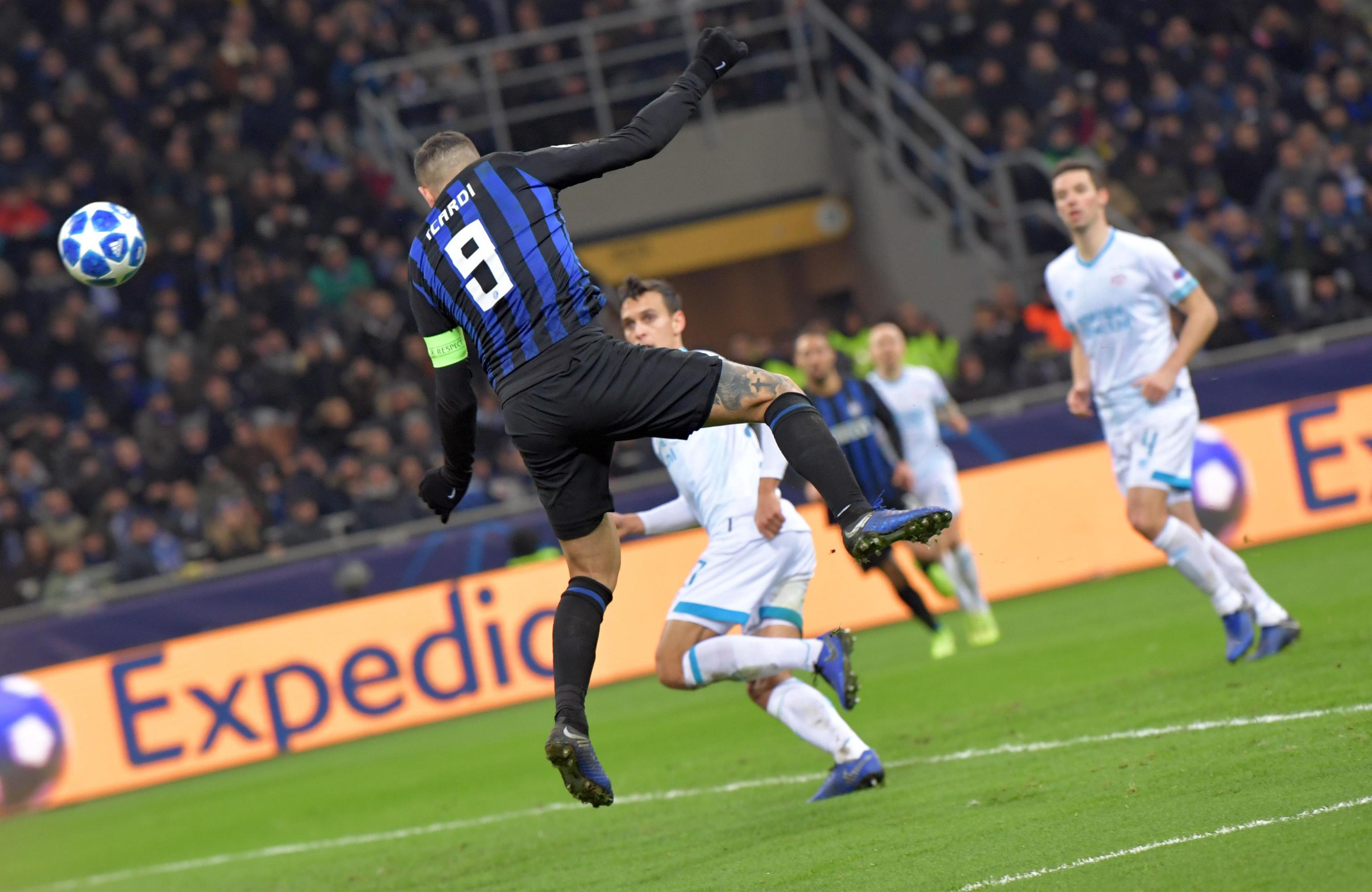 足球——欧冠联赛:国米战平埃因霍温