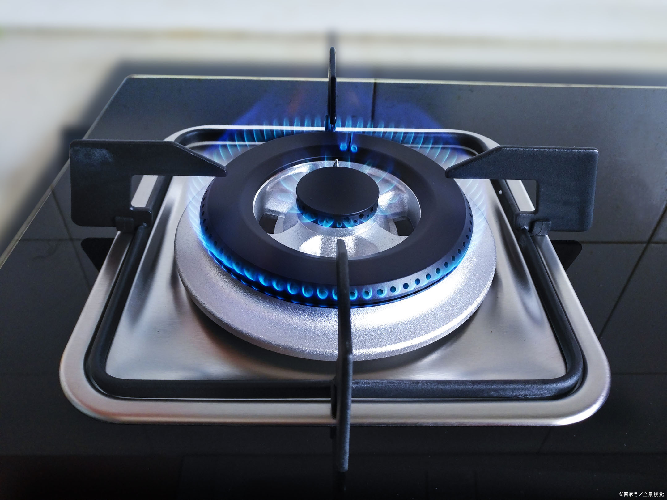 商品专题_煤气炉三,将炉具置入灶台面上所开方孔内,检查炉具应安装