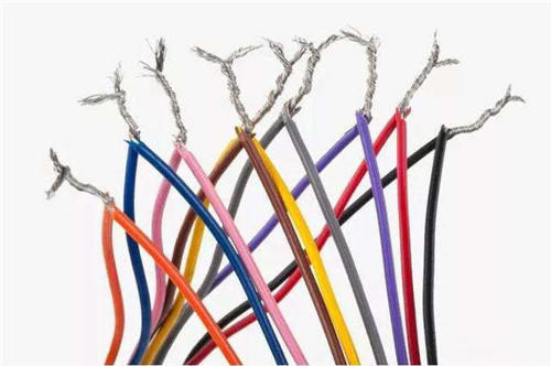 两根2.5平方电线拧在一起相当于5平方电线吗?别再傻傻被骗了