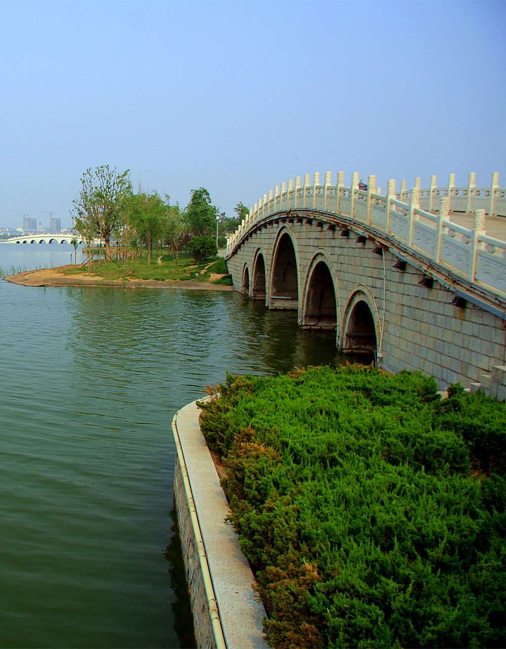 陕西旅游全攻略# 凤凰湖景区,位于中国陕西省宝鸡市凤县,宛如一颗