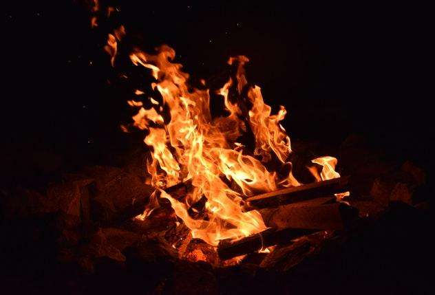 心理测试:4堆火,哪堆火最旺?秒测出谁是你今生的贵人?超准