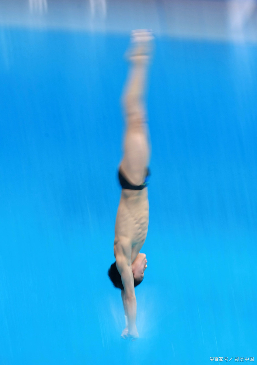 以下是对跳水动作难度的一些具体分析和归纳: