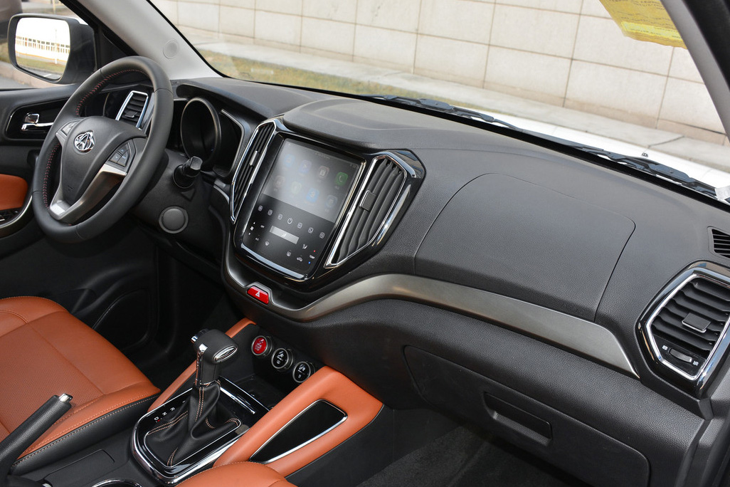 长安cx70外观风格粗犷,内饰富有科技感,搭载1.