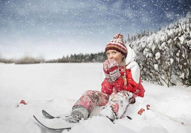 下雪天,带孩子玩雪应做到"三要四不要",才能玩得开心又放心