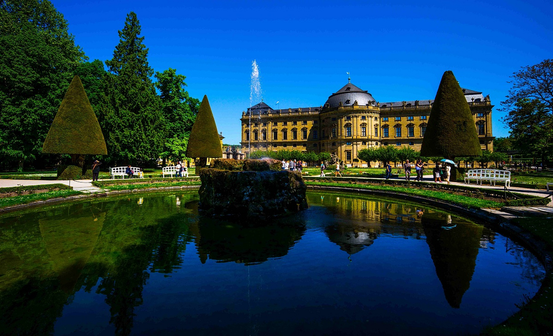 每周创作进行时6月# 建于18世纪的维尔茨堡宫(würzburger residenz)