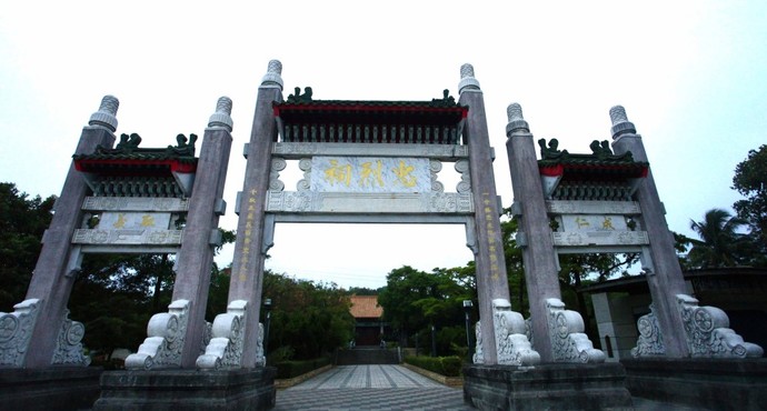 景色漂亮的高雄忠烈祠,环境很优美的中央公园