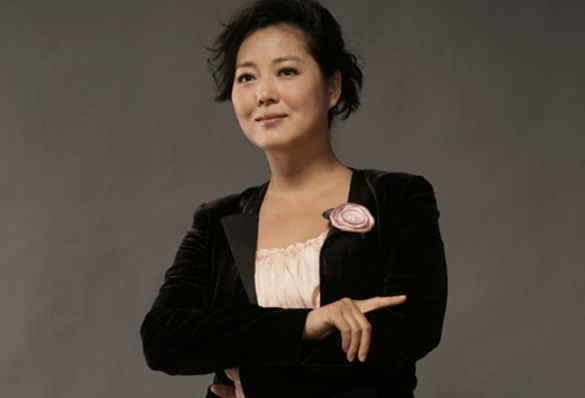 王茜华是一个非常有实力的演员,她对于剧本的选择和