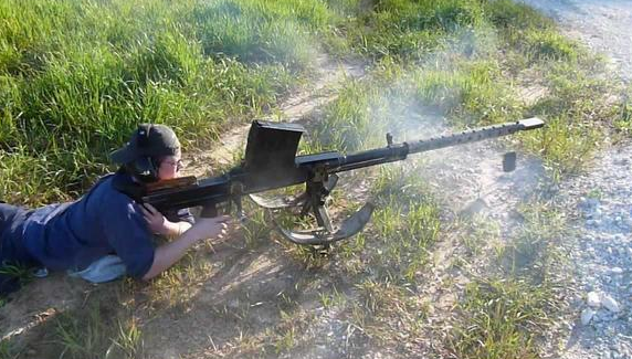 这把枪为何被称为"枪中大象"?重达50公斤,一枪或能击穿坦克