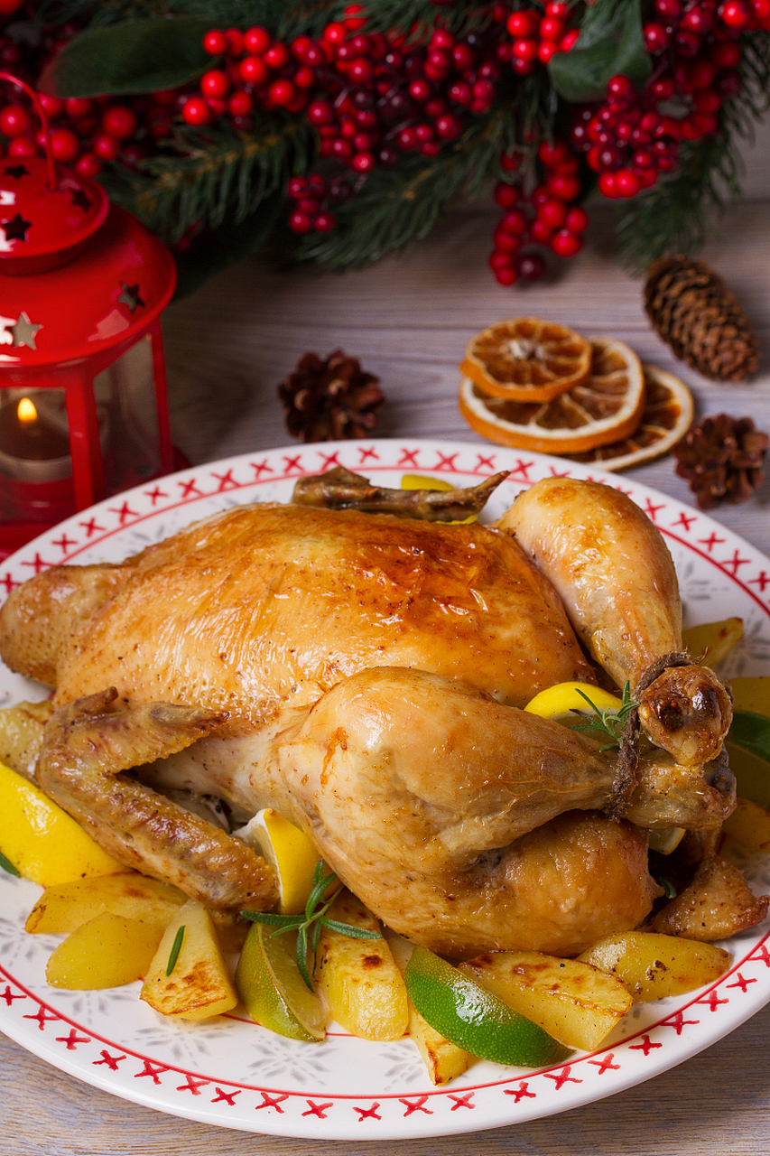 非洲鸡是澳门的独特菜肴,源自葡式非洲鸡,经过澳门厨师的改良,加入本