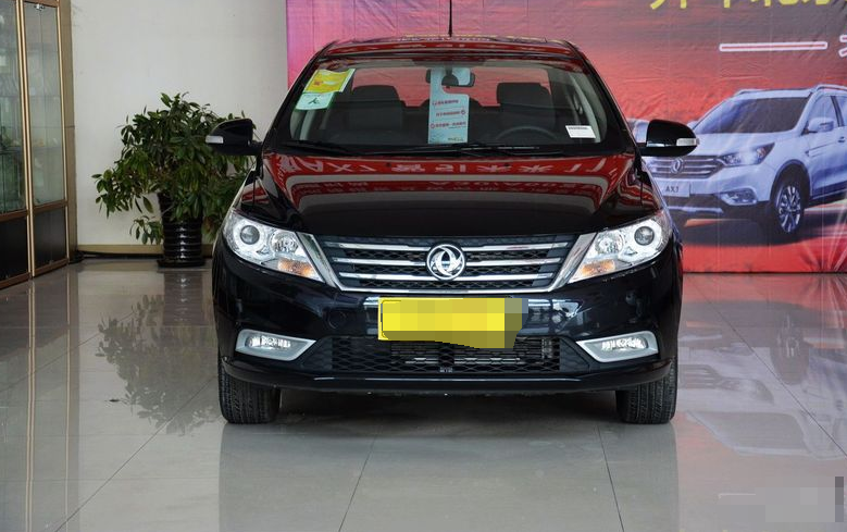 东风风神a30车身整体线条流畅,颇具未来的感觉,给人一种豪华感