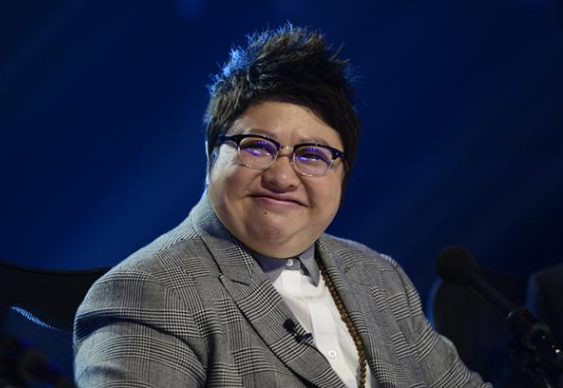 朱之文唱歌到底是啥水平?韩红6字评价,原来我们都被骗了