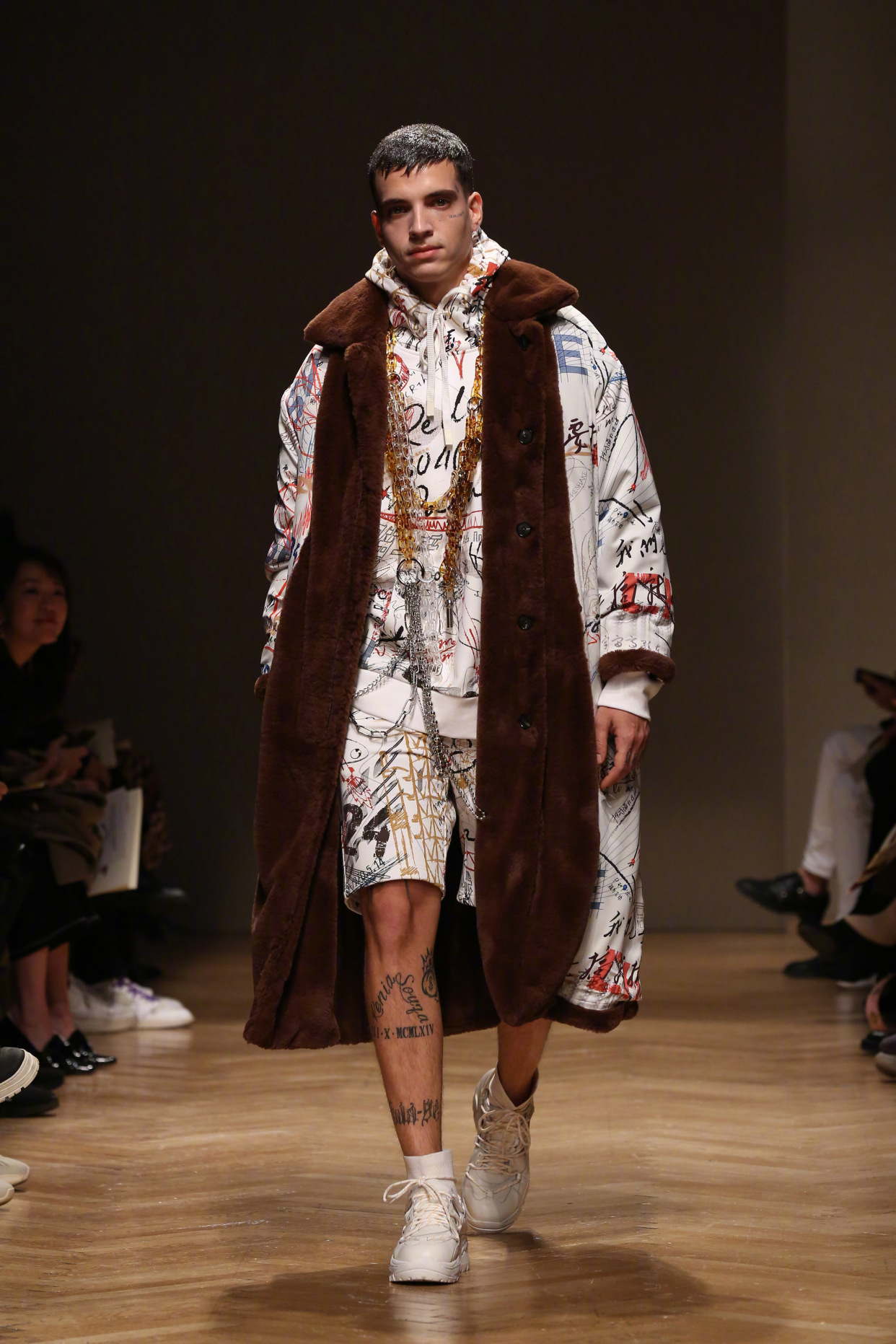 高定系列时尚走秀,猛男就该这么穿,时髦阔气一展男性荷尔蒙