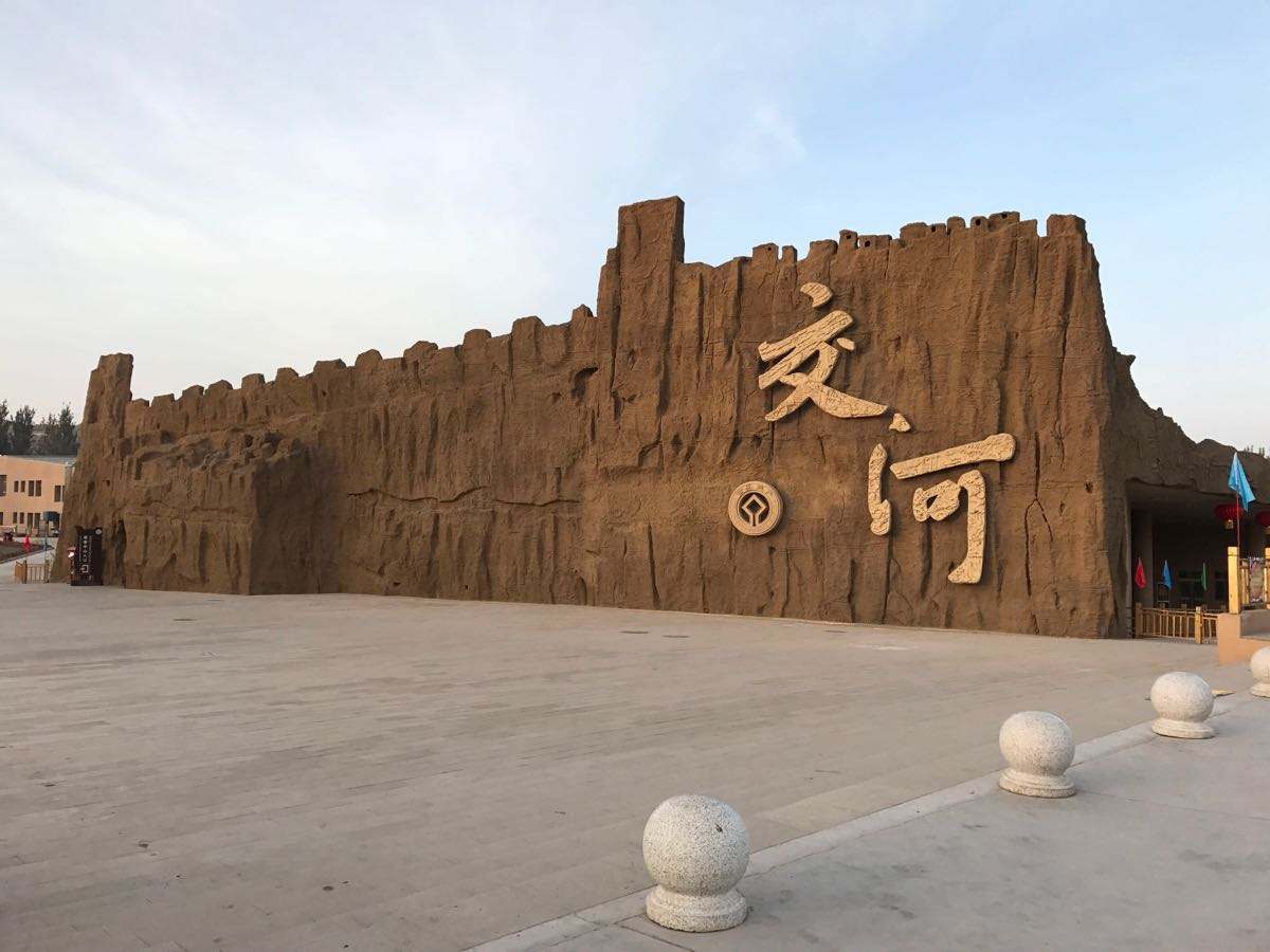 这里以前是古丝绸重镇,有世界文化遗产,葡萄香甜村庄纯正传统