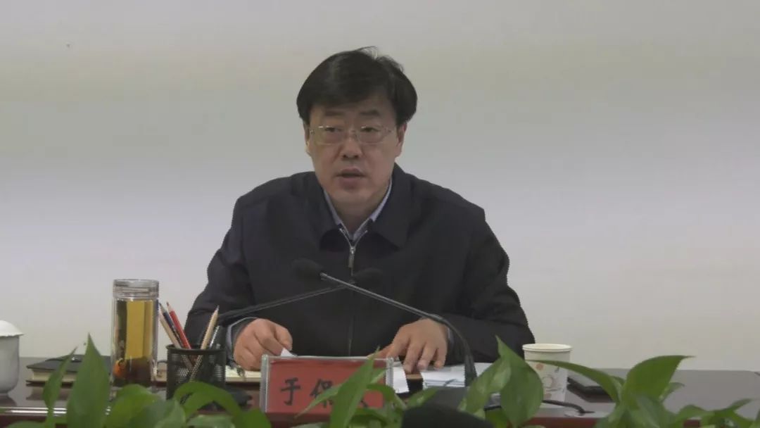 于保叙主持召开县委常委会扩大会议