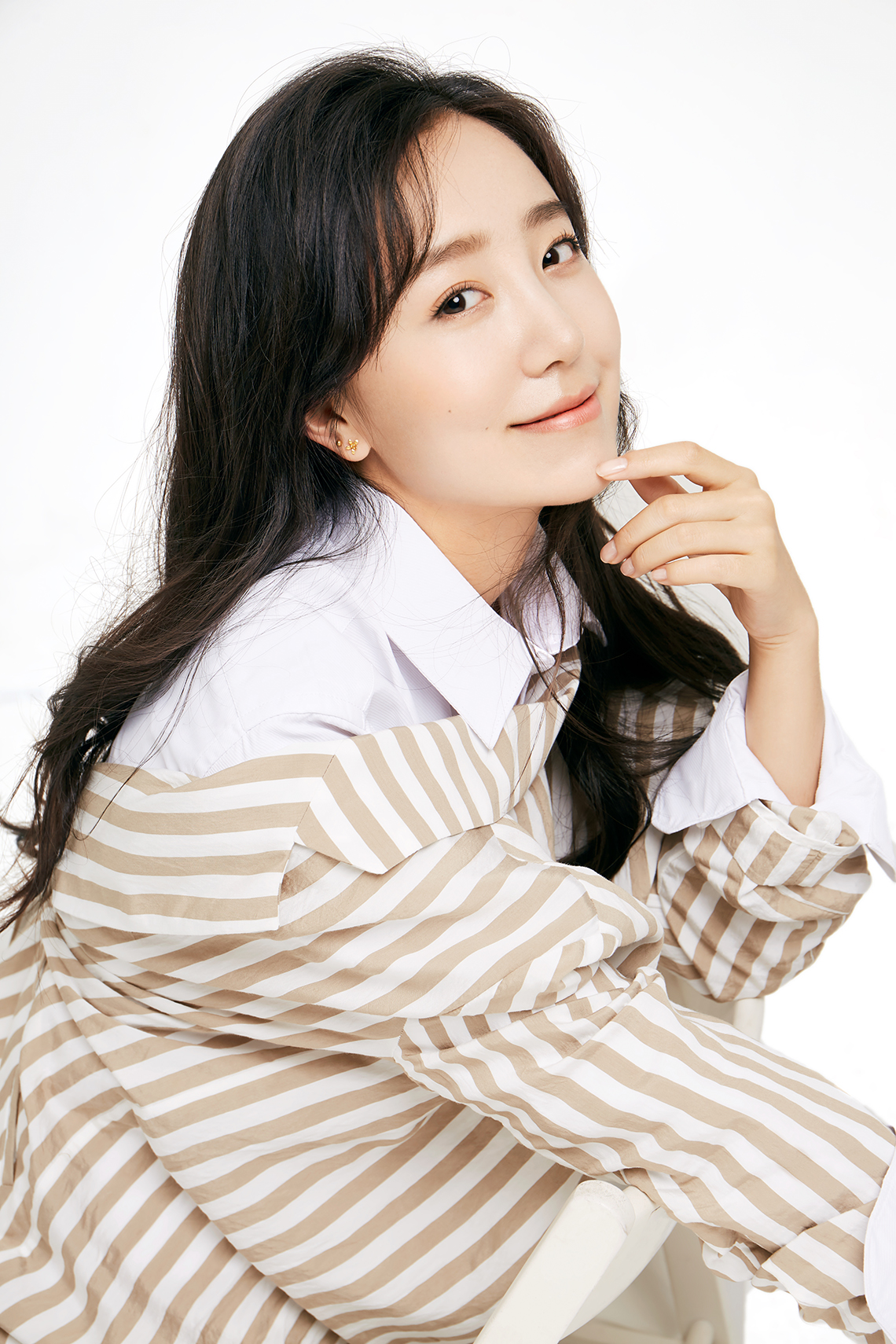 隋欣燃最新写真曝光 清新自然尽显知性气质美