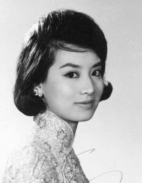 珍贵的老旧照片集:回首五十年来的四十位「女神」