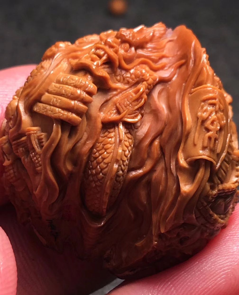 一休阁核雕:精品核雕欣赏-「君临天下」