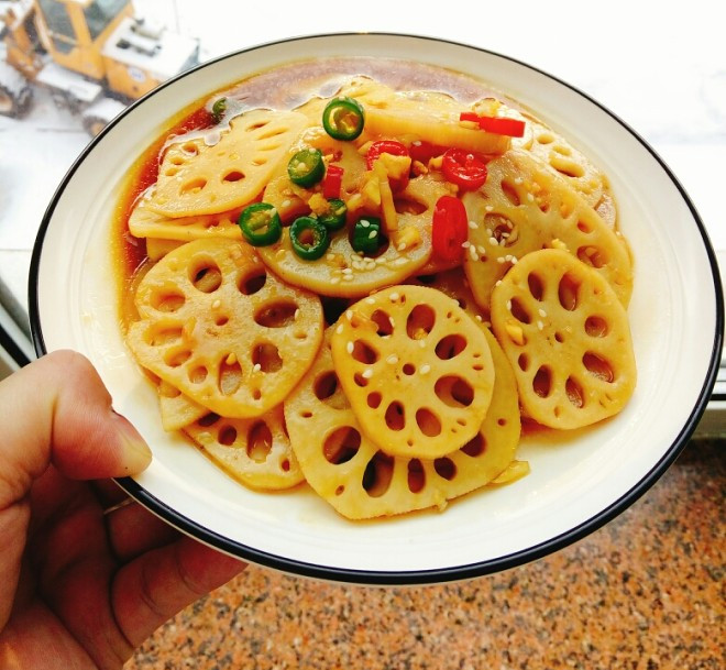 厨师长教你做凉拌藕片,多做这一步,藕片入味不发黑,清脆又爽口