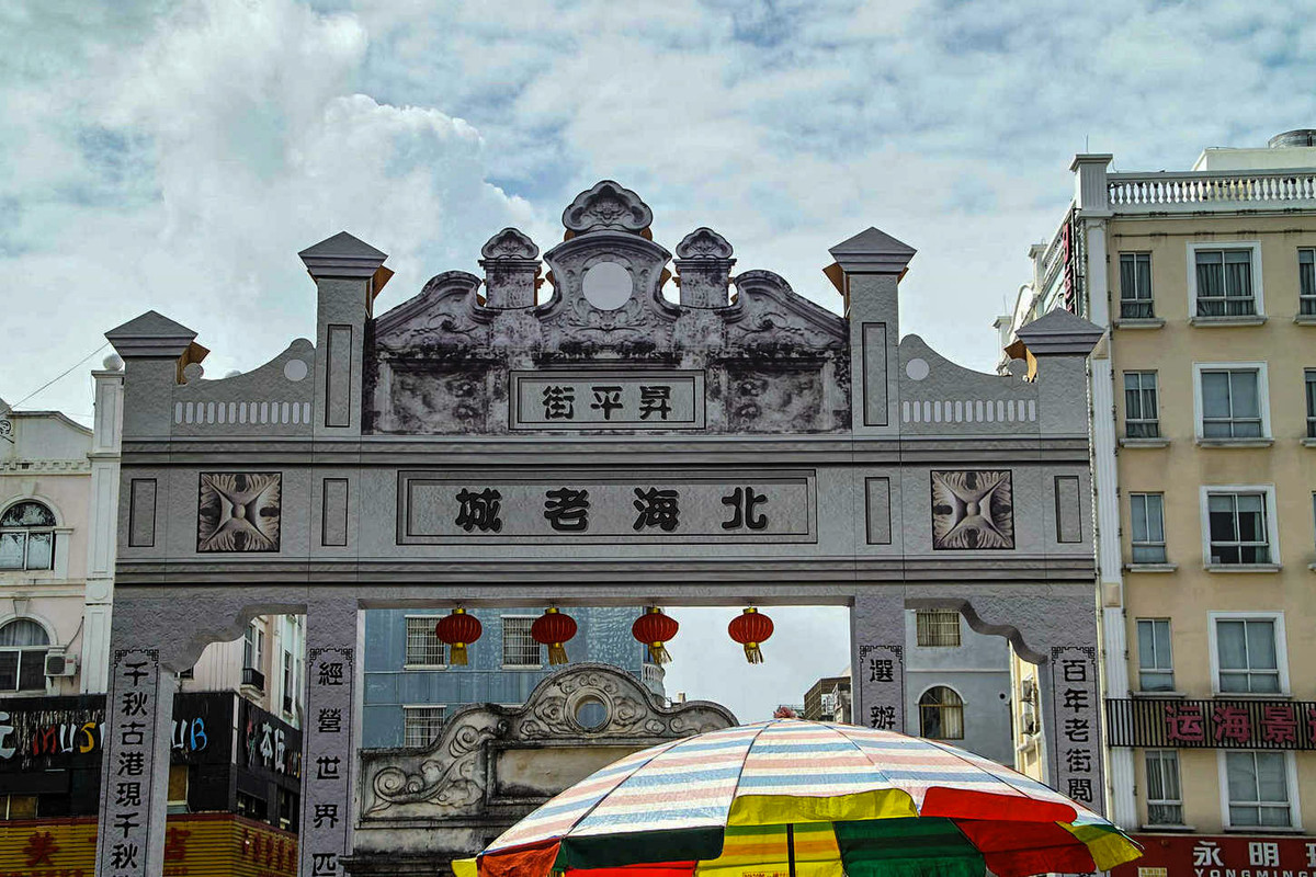 我国正在修建新高速,连接呼和浩特,北海,是贯穿6省的高速通道