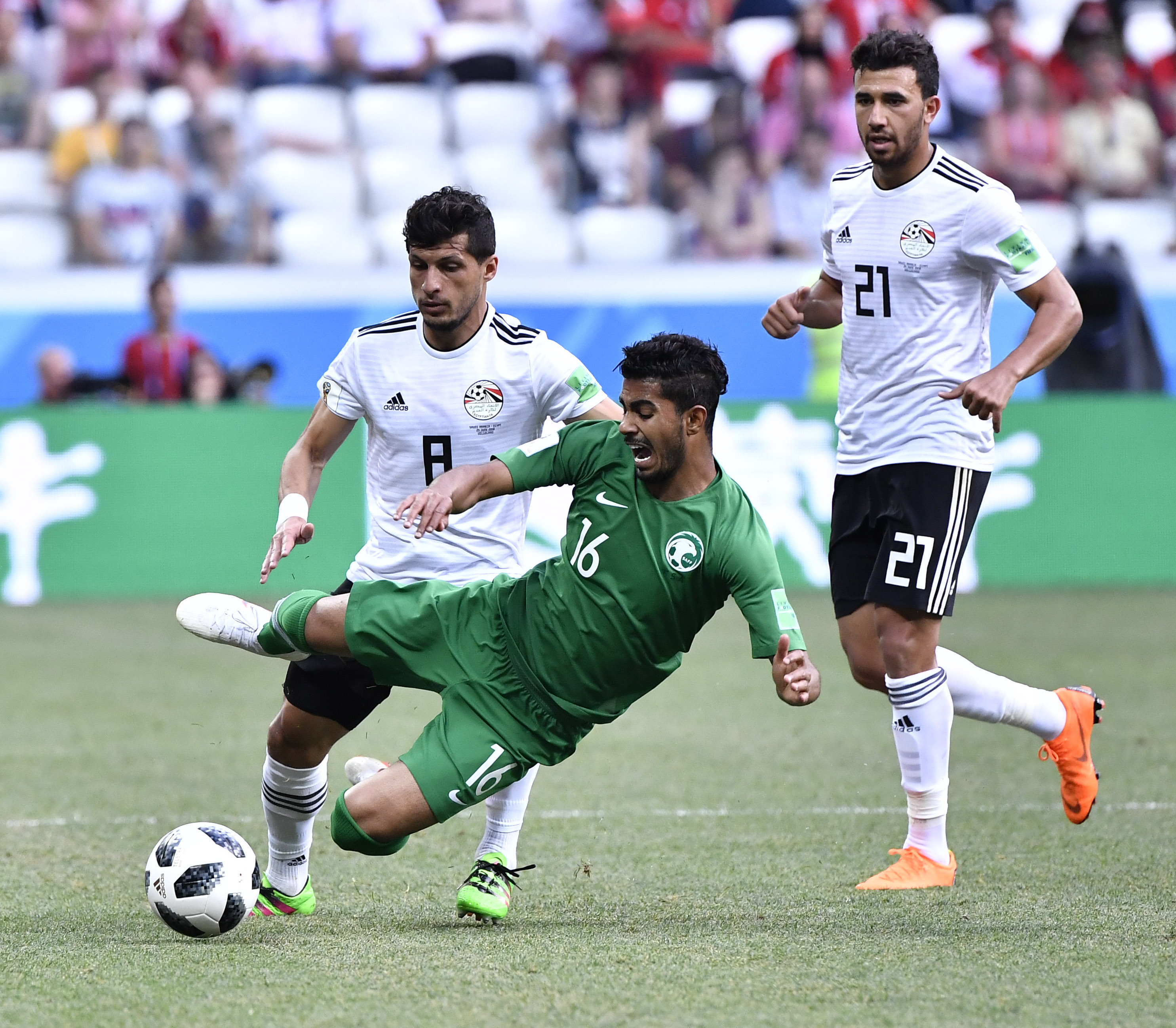 足球——a组:沙特阿拉伯队胜埃及队(2)