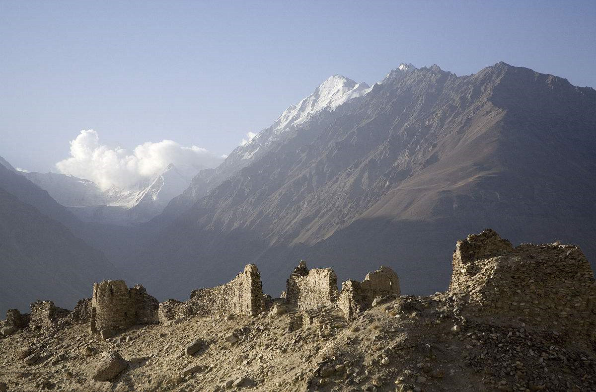 瓦罕走廊的阿富汗地带是1895年英国和俄国划定的英(英属印度)俄隔离带