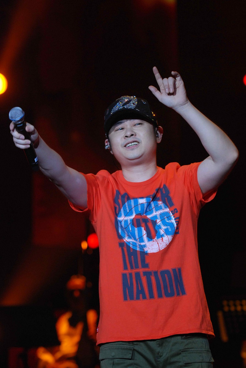 刀郎发布了一首新歌《罗刹海市》,在此之前,他不仅