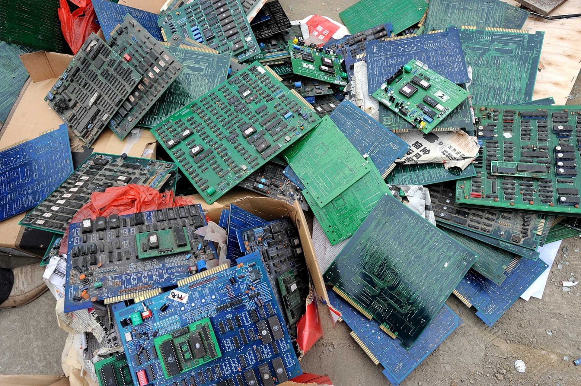 拆电子元件设备# 废旧电路板,线路板,废旧板子拆解下电子元件,用砂邋