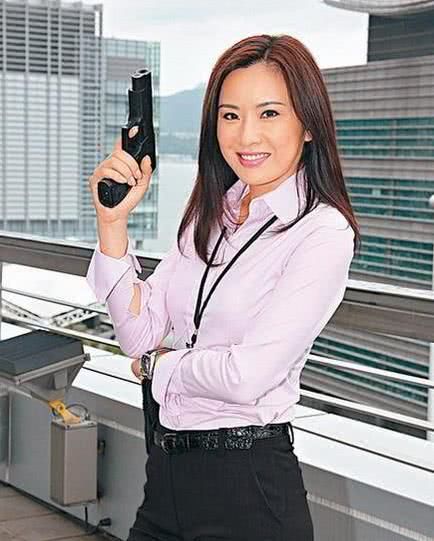 和不少女艺人一样,她也是靠着选秀进入演艺圈的,优