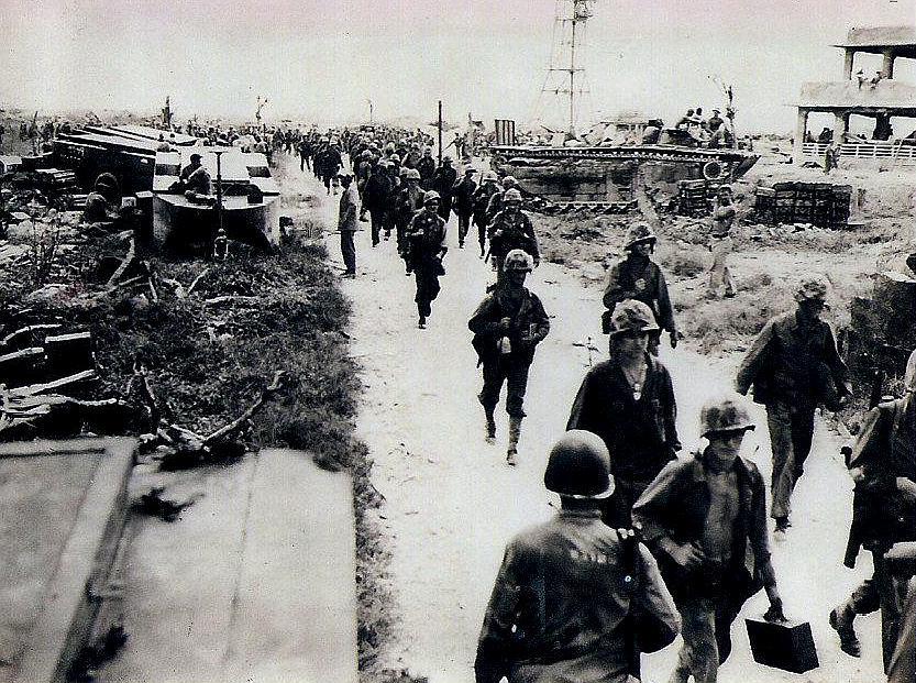 贝里琉岛战役:全岛几乎夷为平地,消灭1名日军均耗子弹1331发