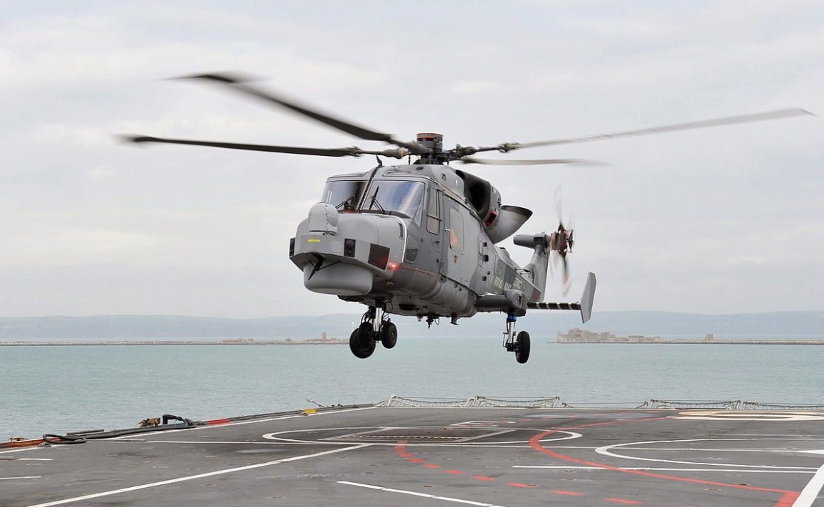 山猫直升机采用双引擎单旋翼的设计,在飞行稳定性和飞行速度上具有