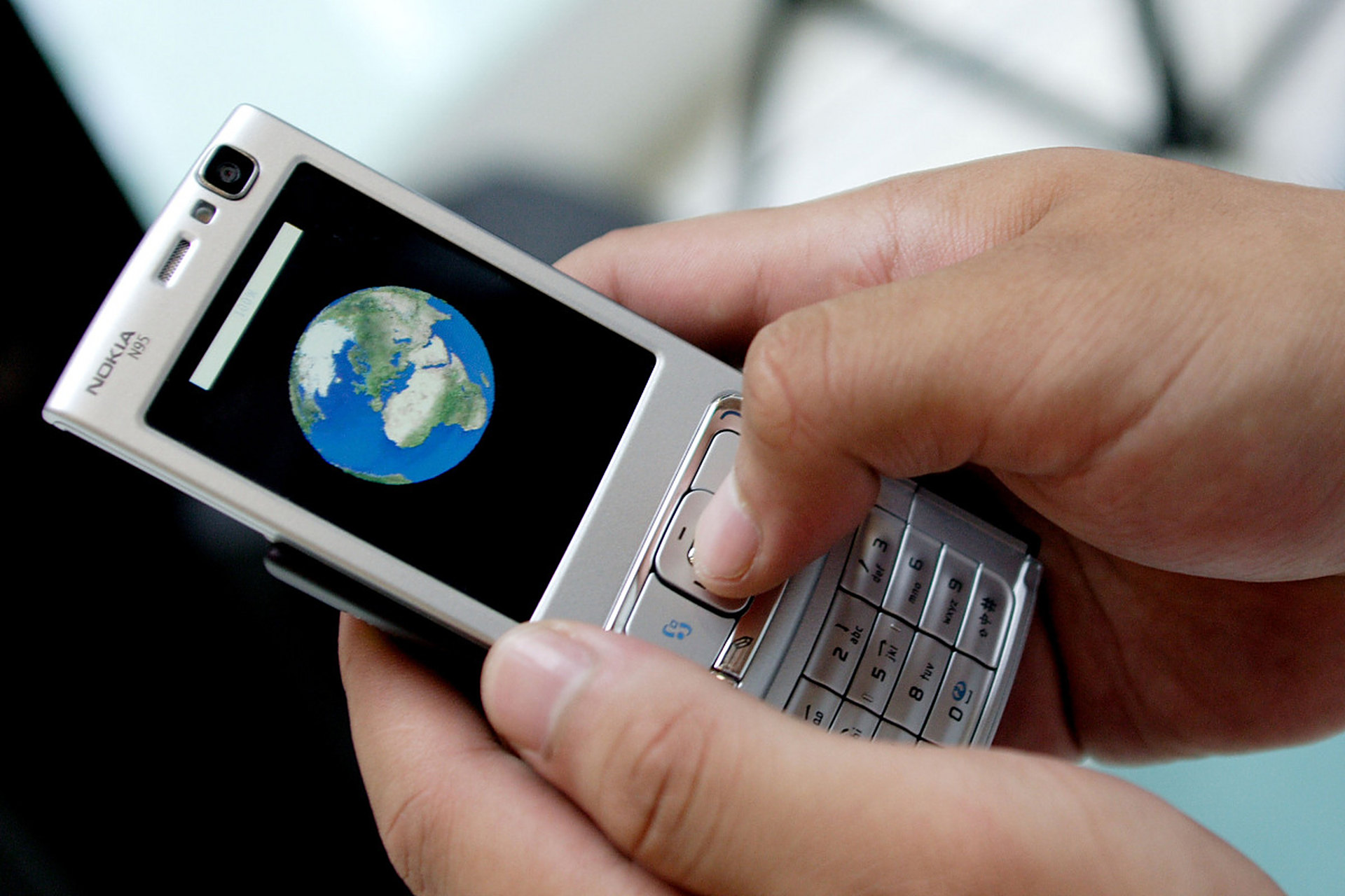 每次看到网上那些嘲笑买苹果手机的网友,我不禁感叹